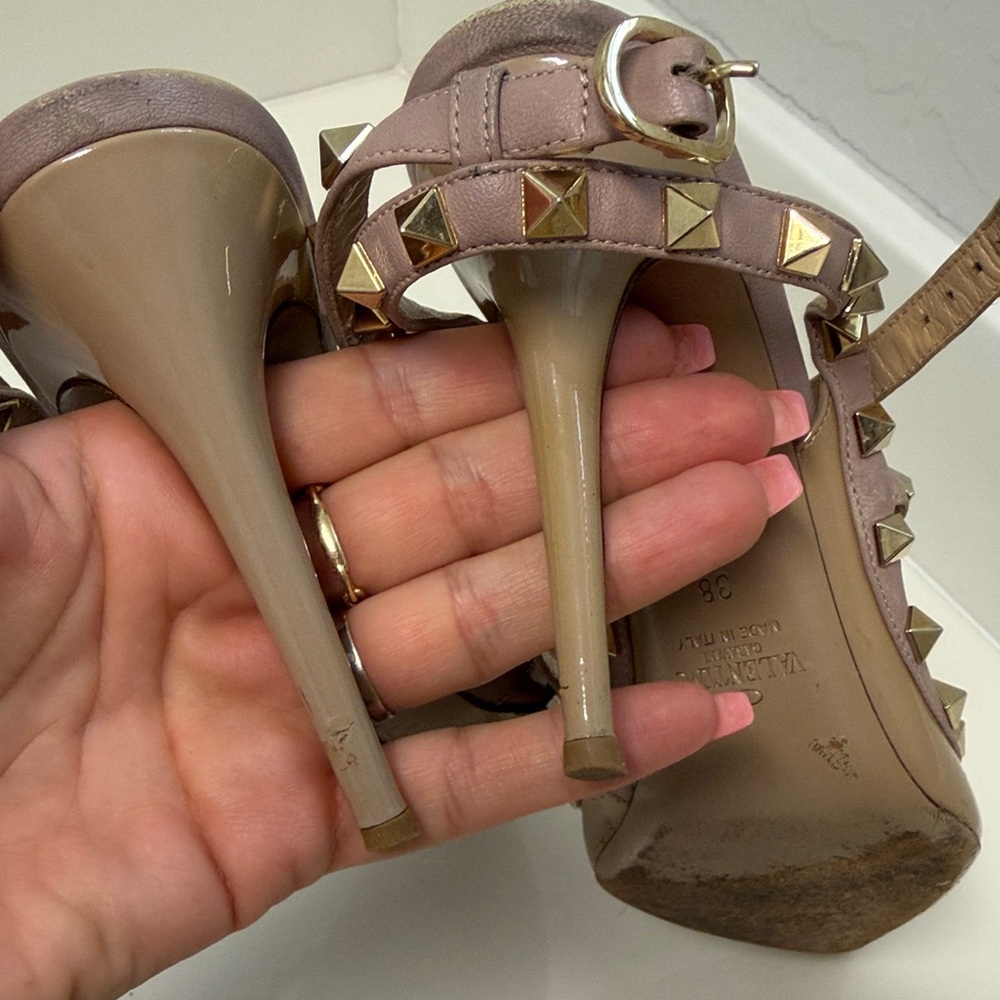 Valentino Nude Patent Leather Rockstud T-Strap Pumps - Picture 7 of 7
